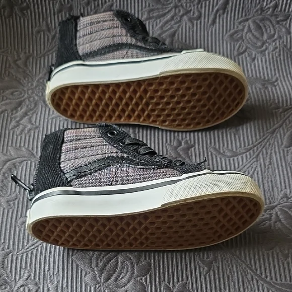 Vans Black and Gray Kids High-Top Sneakers - Picture 4 of 4